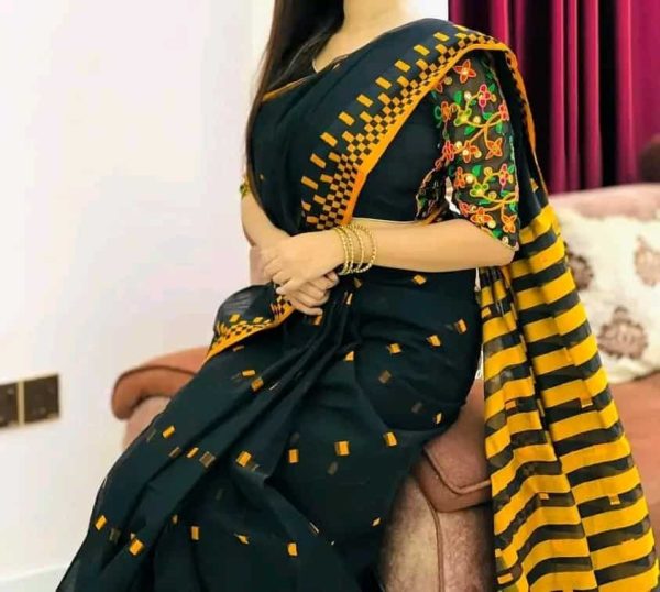 Black saree gift packag. টাঙ্গাইলের শাড়ি - Image 2